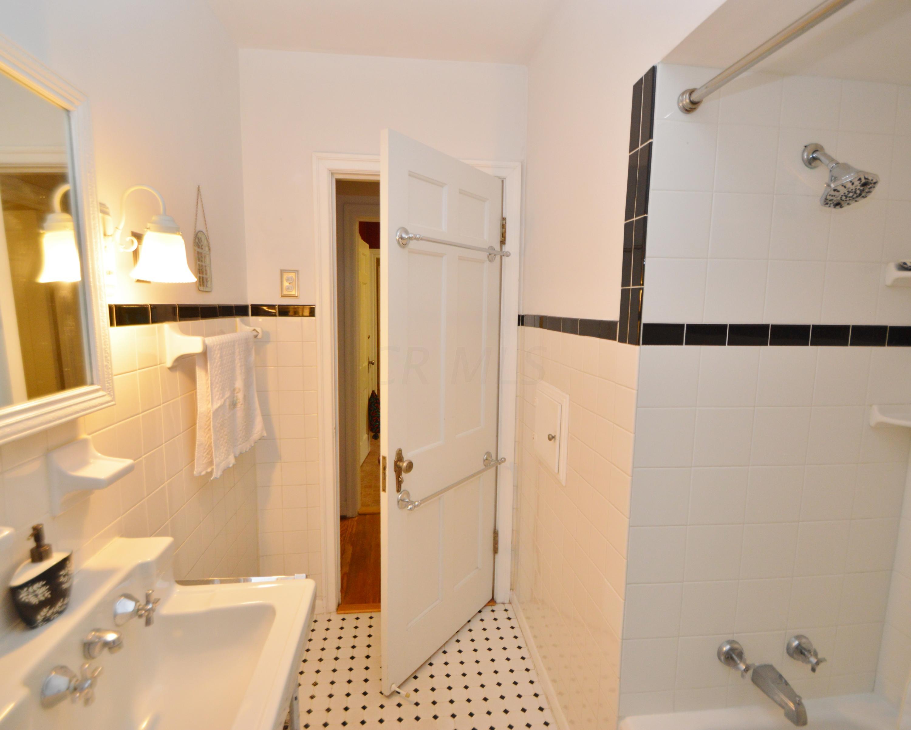 261 Blenheim Road Columbus, OH 43214 - Photo 17 of 26 Gallery Image 17