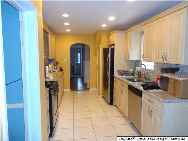 222 Fingerboard Road Staten Island, NY 10305 - Photo 3 of 20 Additional Photo