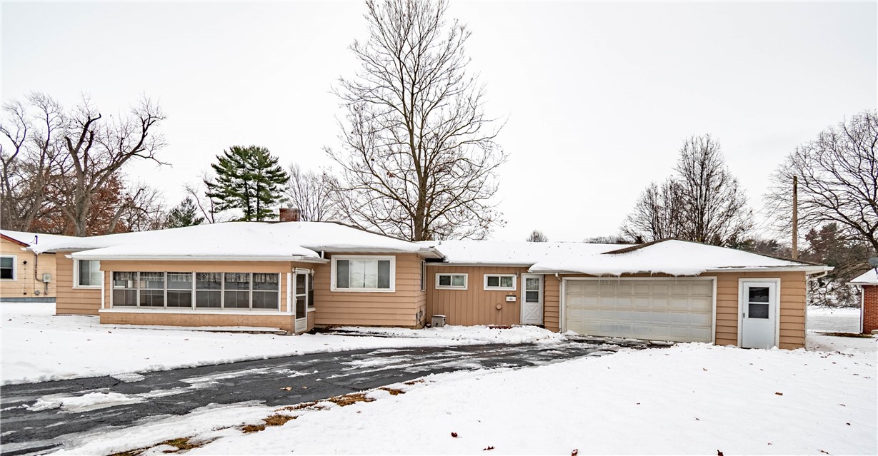 40 North Country Club Road Decatur, IL 62521 - Photo 1 of 23 Gallery Image 1