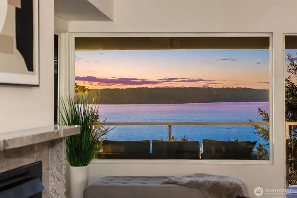 $1,999,999 | 15733 25th Avenue Southwest, Burien, WA 98166