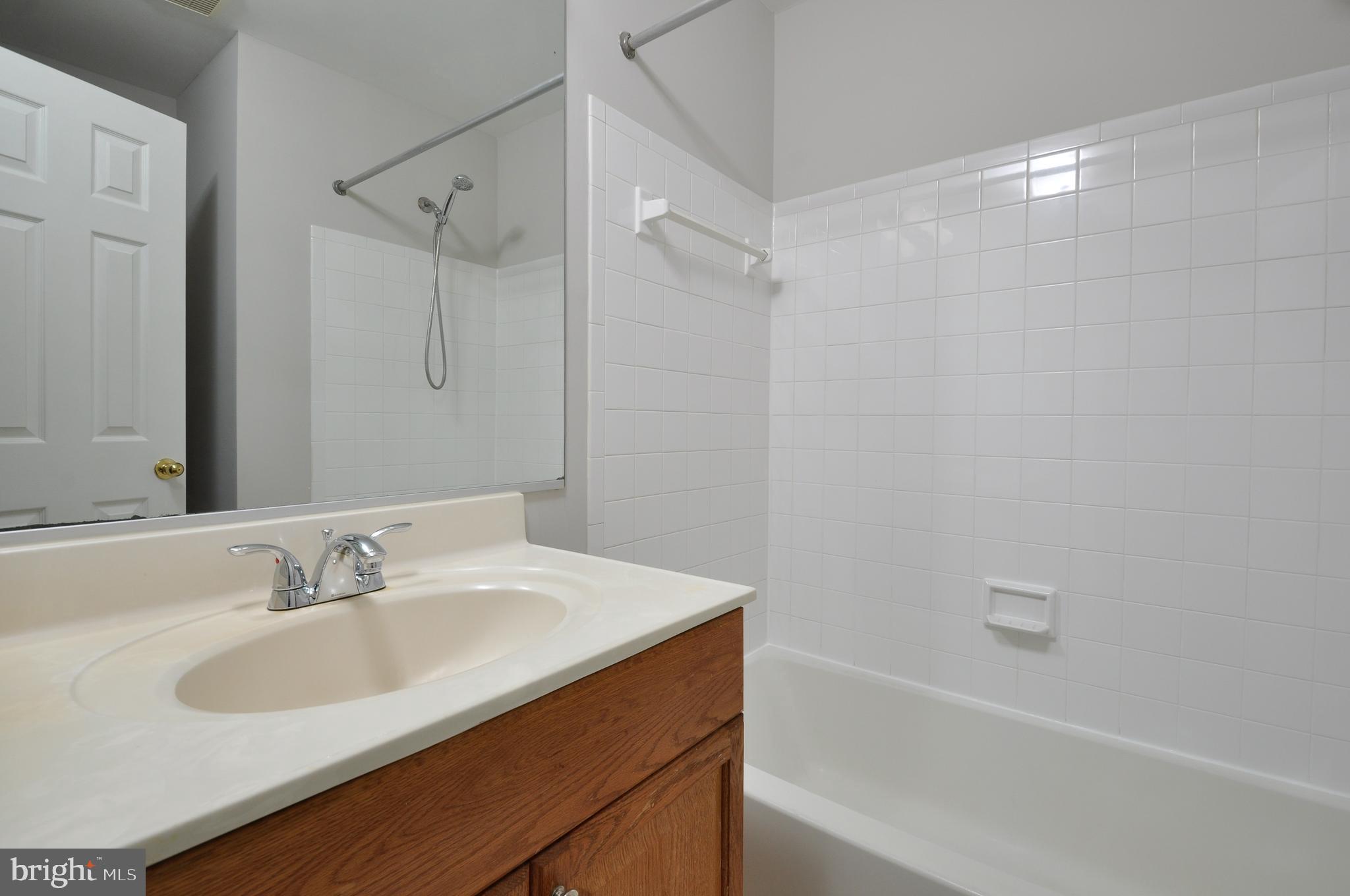 7375 St Thomas Loop Manassas, VA 20109 - Photo 29 of 35 Full Bath