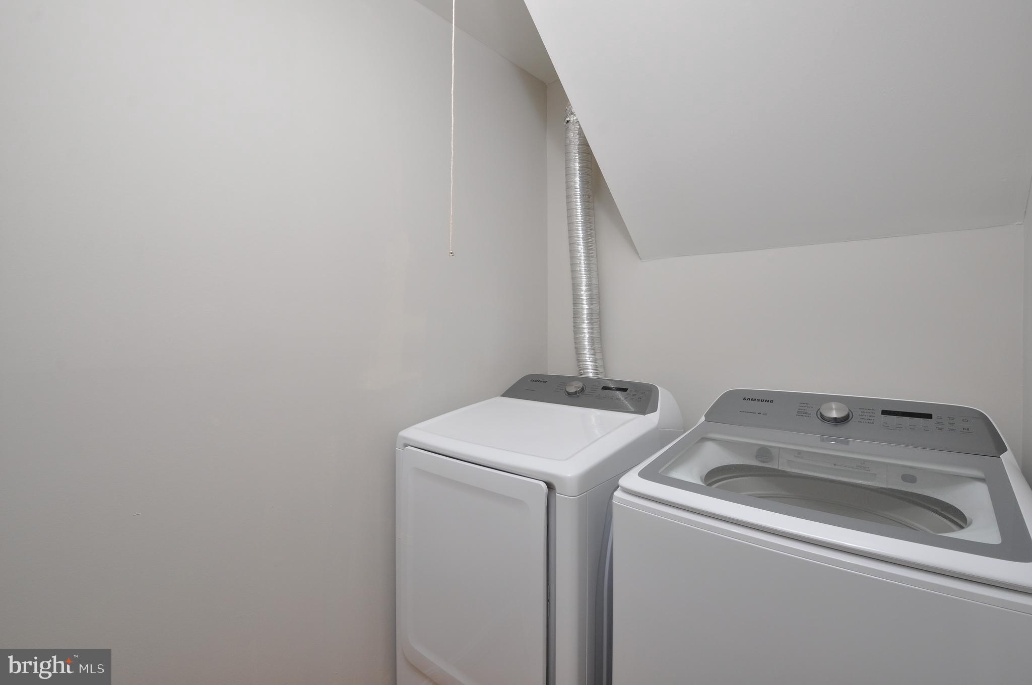 7375 St Thomas Loop Manassas, VA 20109 - Photo 32 of 35 Laundry Room