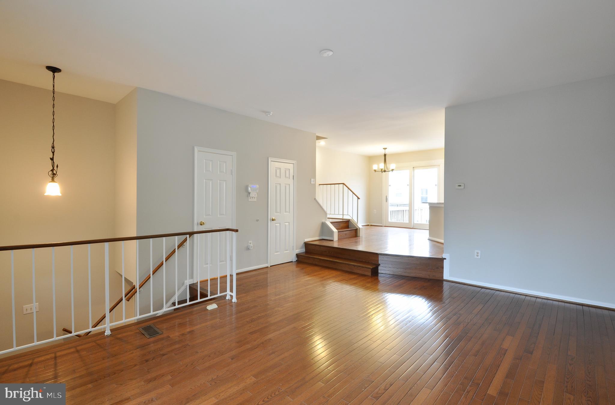 7375 St Thomas Loop Manassas, VA 20109 - Photo 9 of 35 Living Room