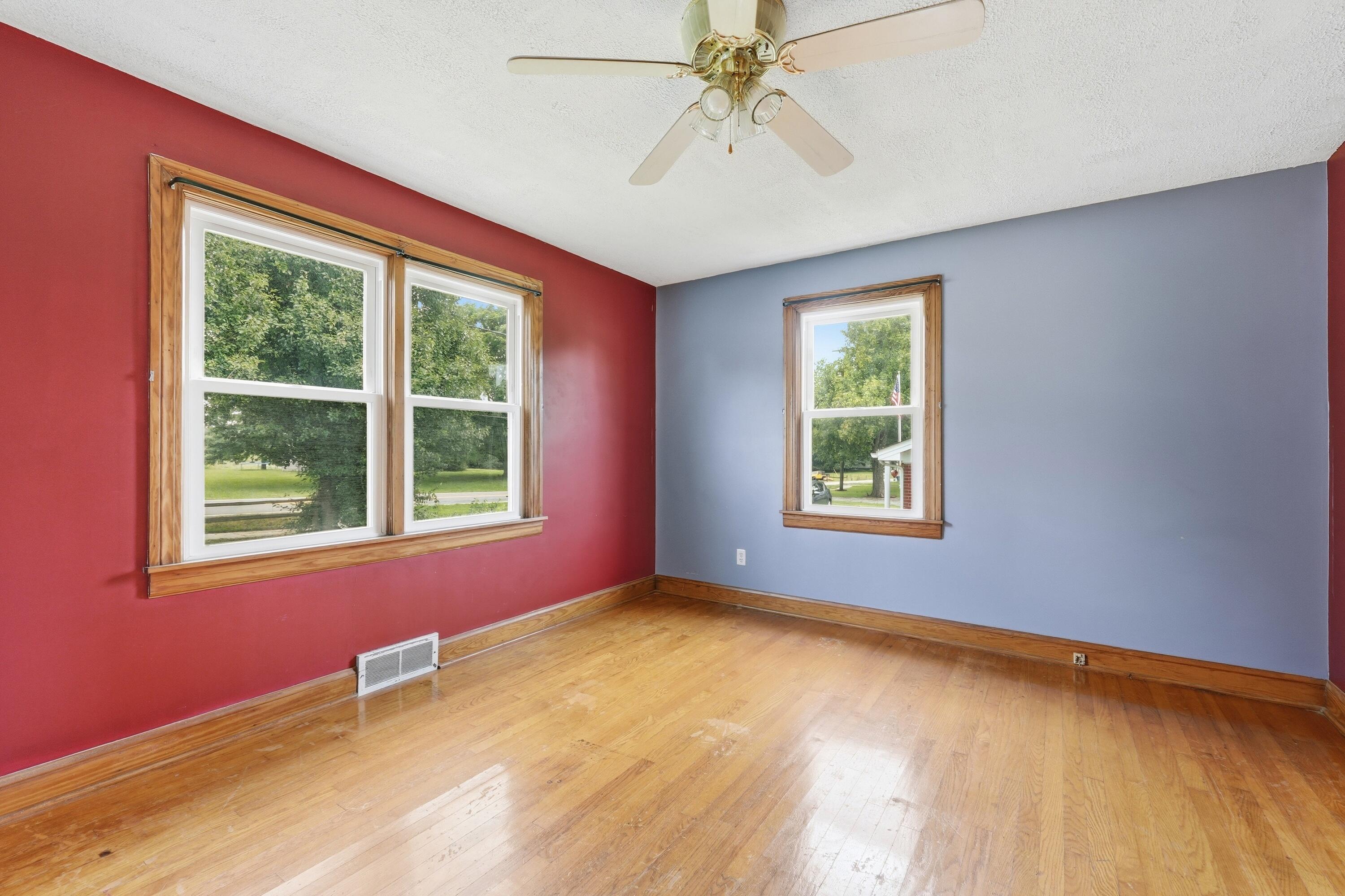 671 Main Street Pleasureville, KY 40057 - Photo 12 of 30 671main_louisvillerealestatemedia_074