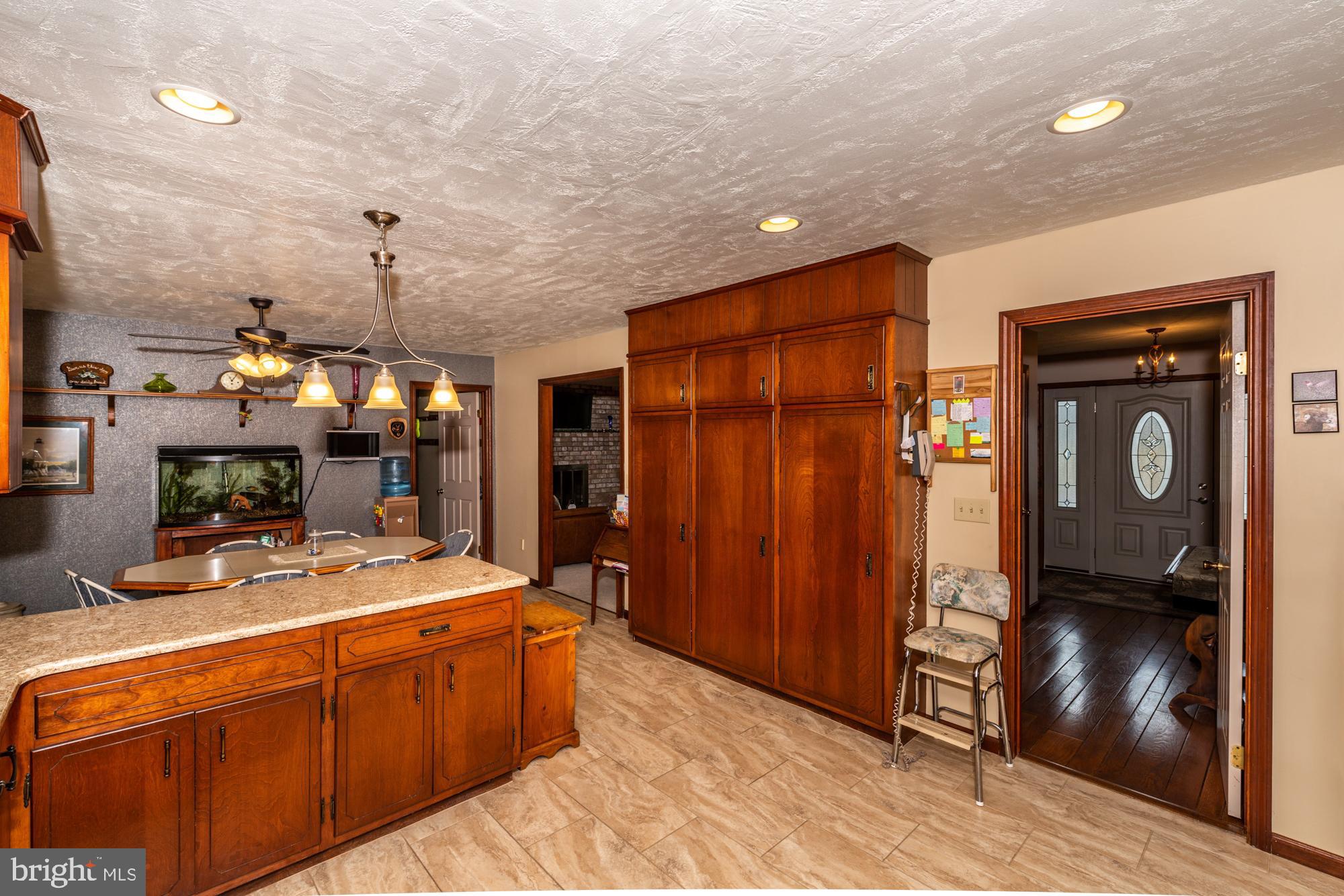 210 Bomberger Road Akron, PA 17501 - Photo 11 of 40