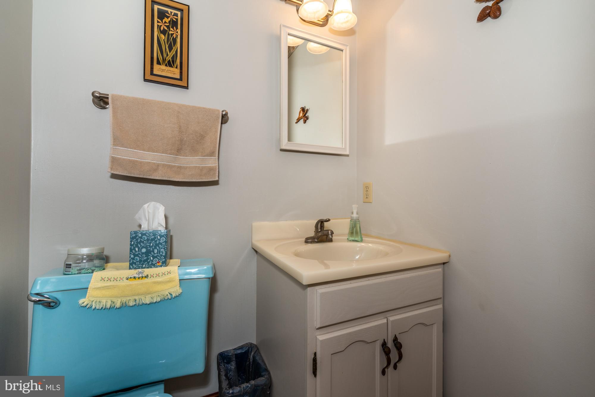 210 Bomberger Road Akron, PA 17501 - Photo 18 of 40 Powder Room