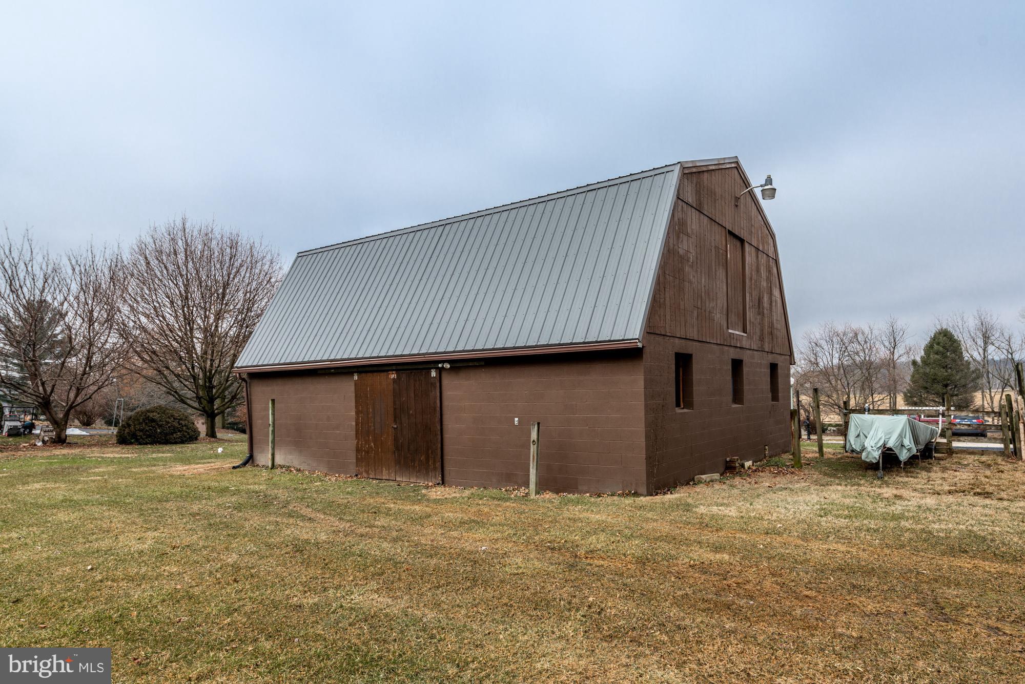 210 Bomberger Road Akron, PA 17501 - Photo 39 of 40 Small Barn