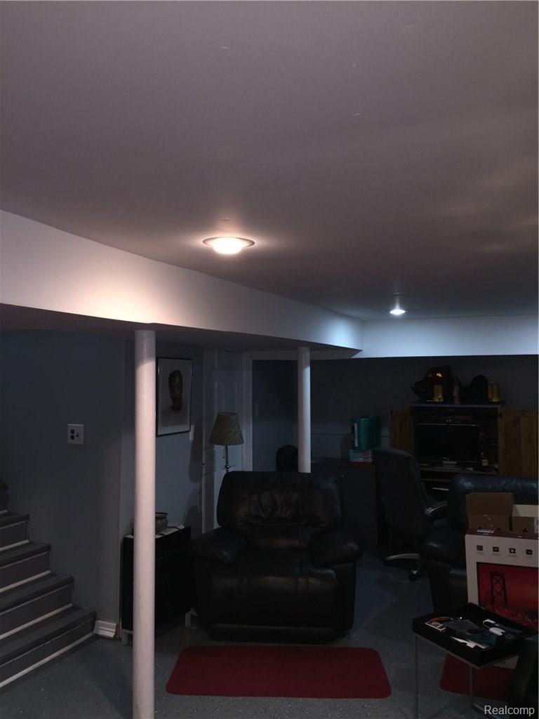 16845 Huntington Road Detroit, MI 48219 - Photo 33 of 36 IMG_1232.JPG