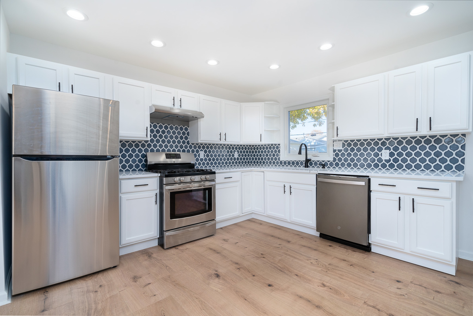 226 Hayes Avenue Romeoville, IL 60446 - Photo 5 of 28 Gallery Image 5