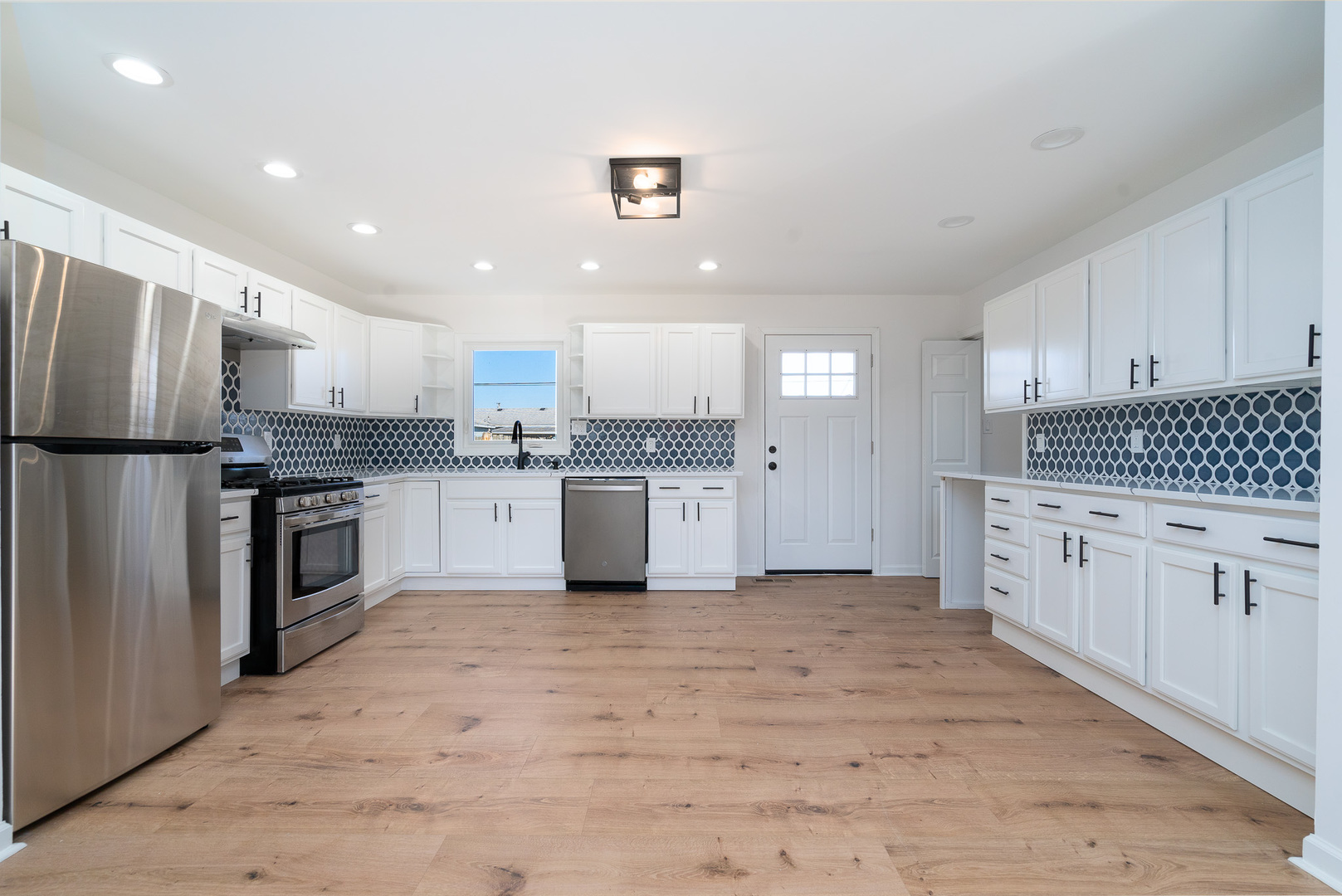 226 Hayes Avenue Romeoville, IL 60446 - Photo 6 of 28 Gallery Image 6