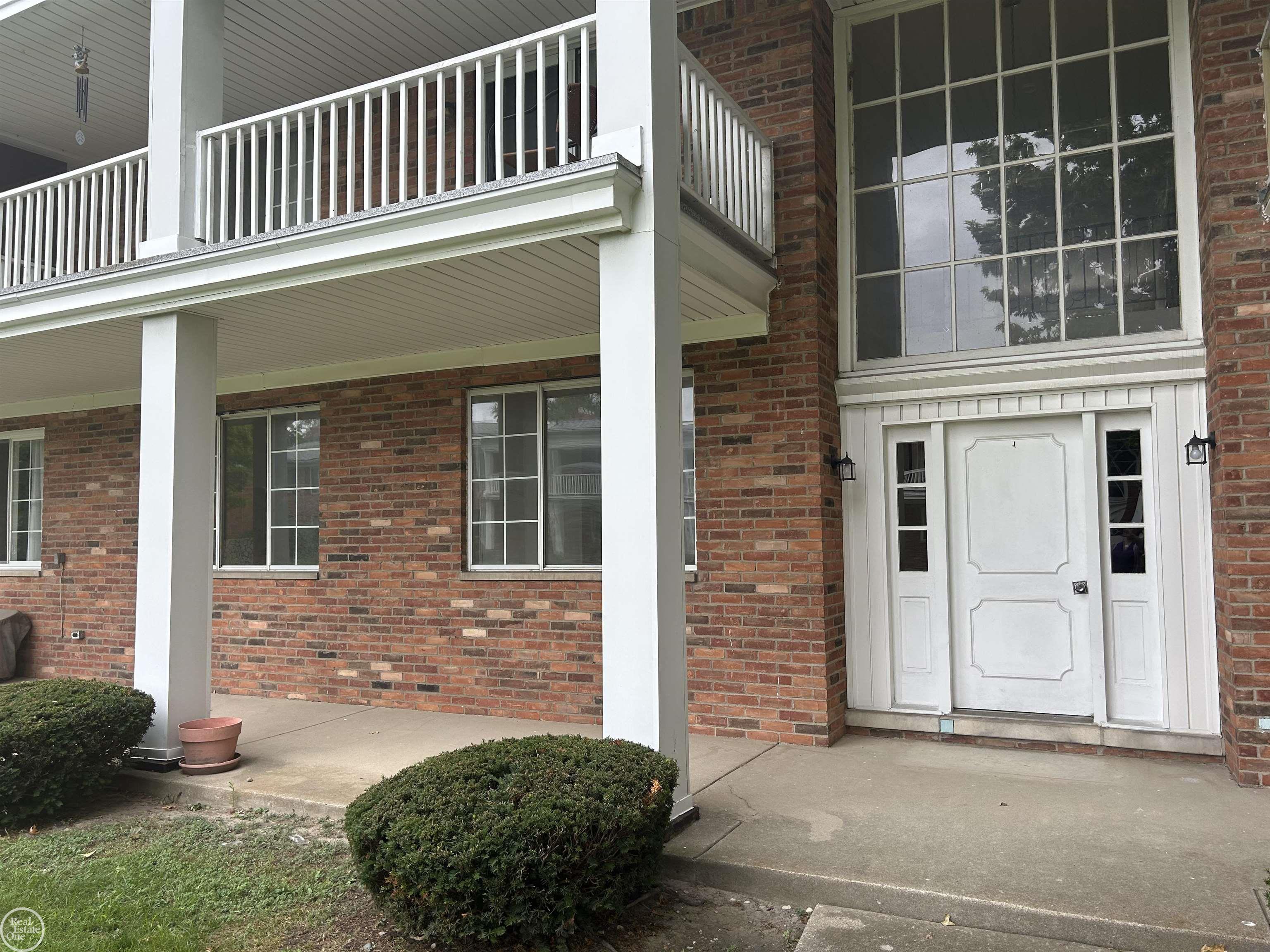 29304 Hoover Road Warren, MI 48093 - Photo 1 of 24