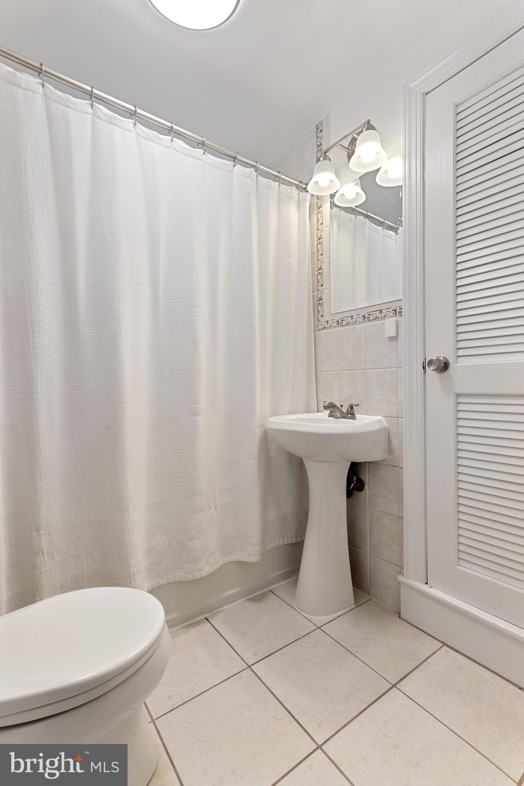 227 Springfield Road Aldan, PA 19018 - Photo 17 of 23 Full bath/second level