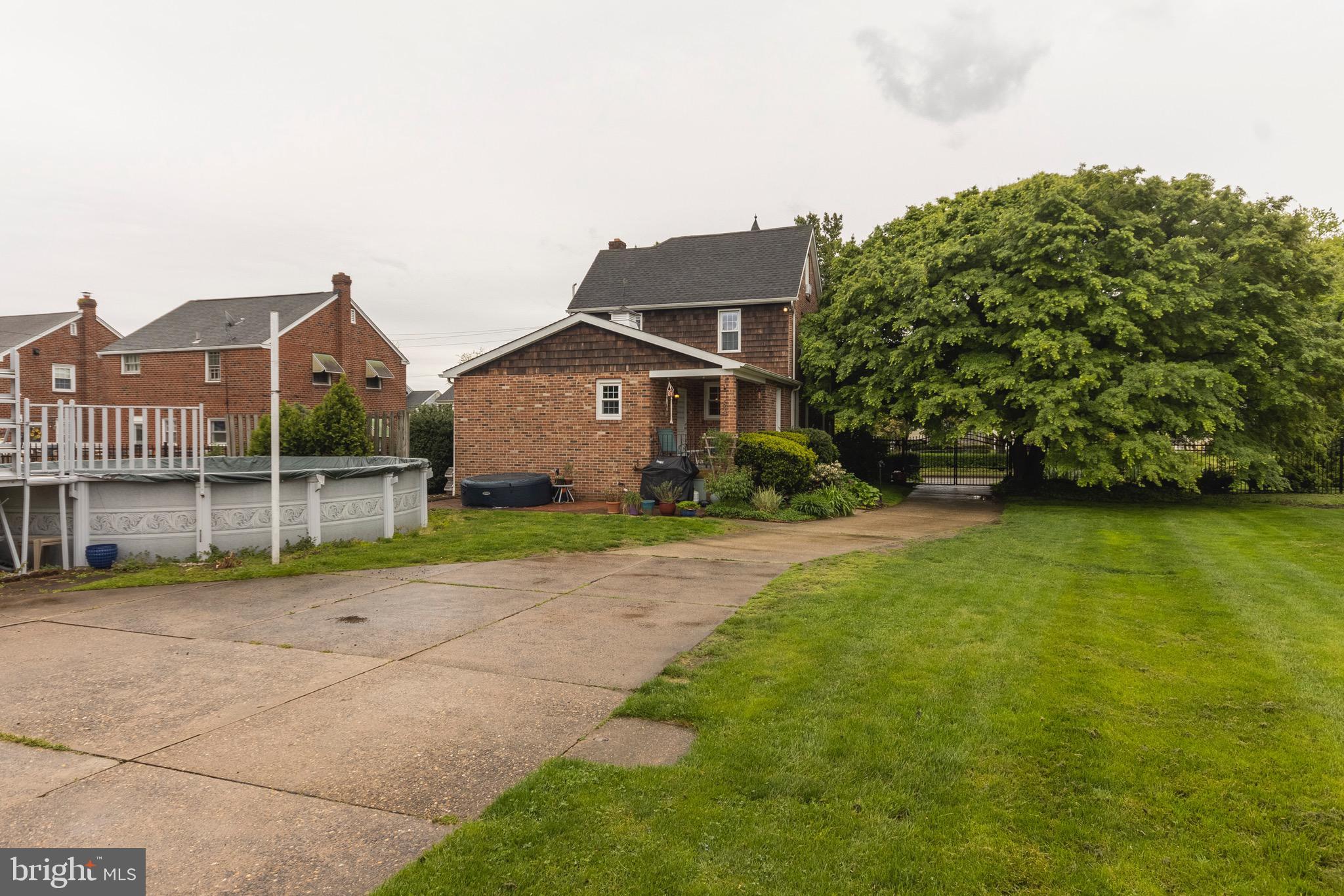 227 Springfield Road Aldan, PA 19018 - Photo 21 of 23 Large driveway