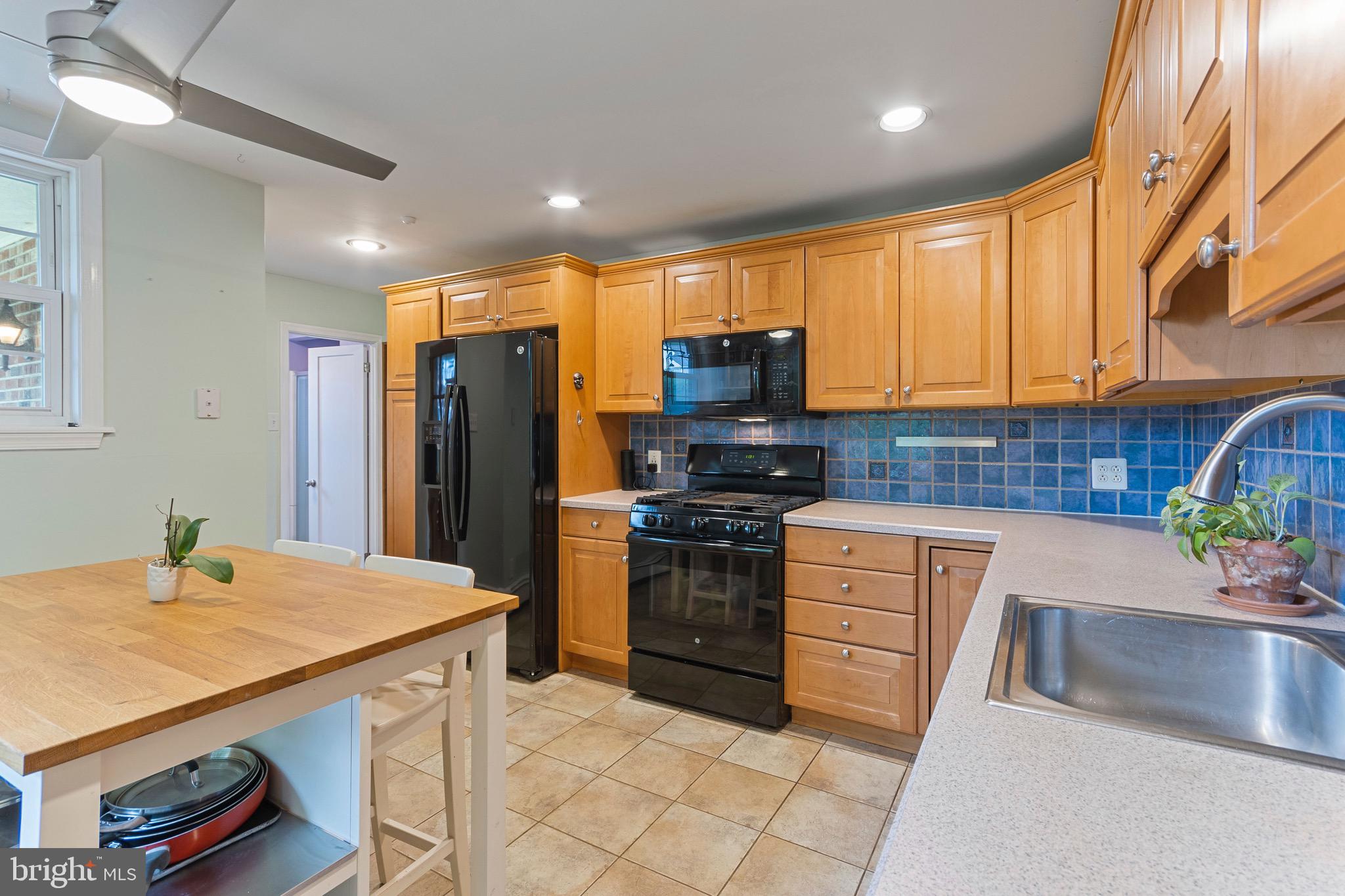 227 Springfield Road Aldan, PA 19018 - Photo 4 of 23 Gallery Image 4