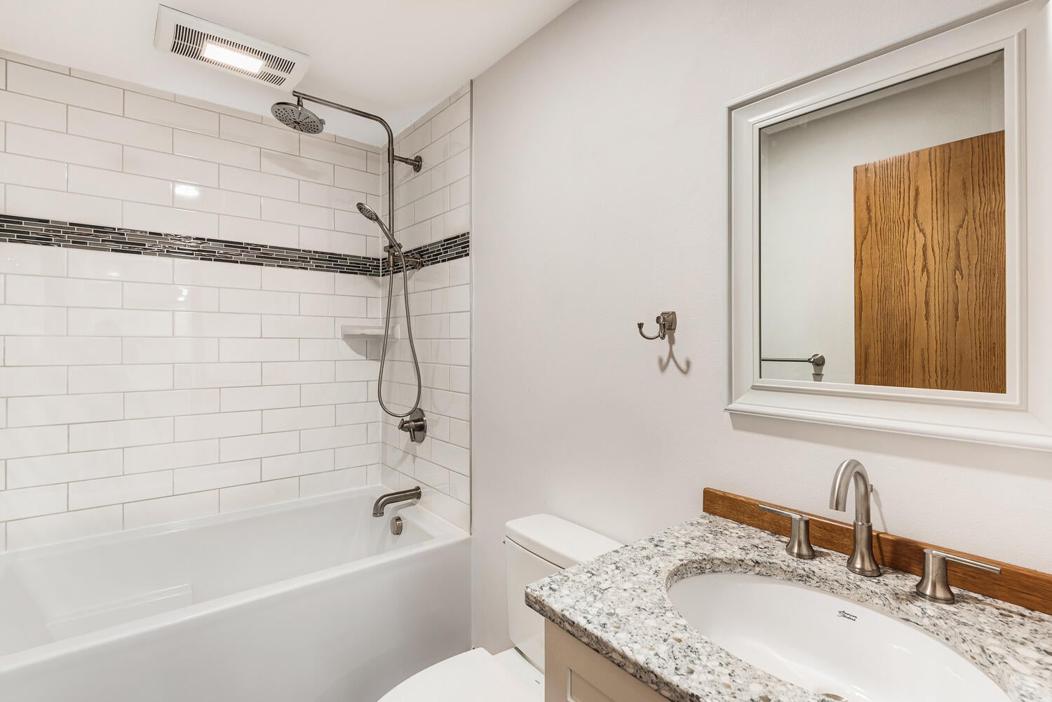 1026 Yoke Road La Pine, OR 97739 - Photo 19 of 42 Additonal Bath on Main