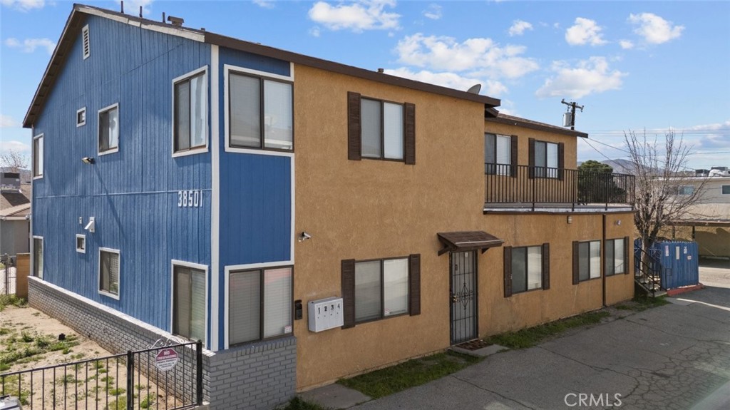 38501 Larkin Avenue, Unit 4 Palmdale, CA 93550 - Photo 2 of 26