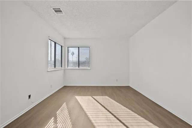 $2,095 | 38501 Larkin Avenue, Unit 4, Palmdale, CA 93550