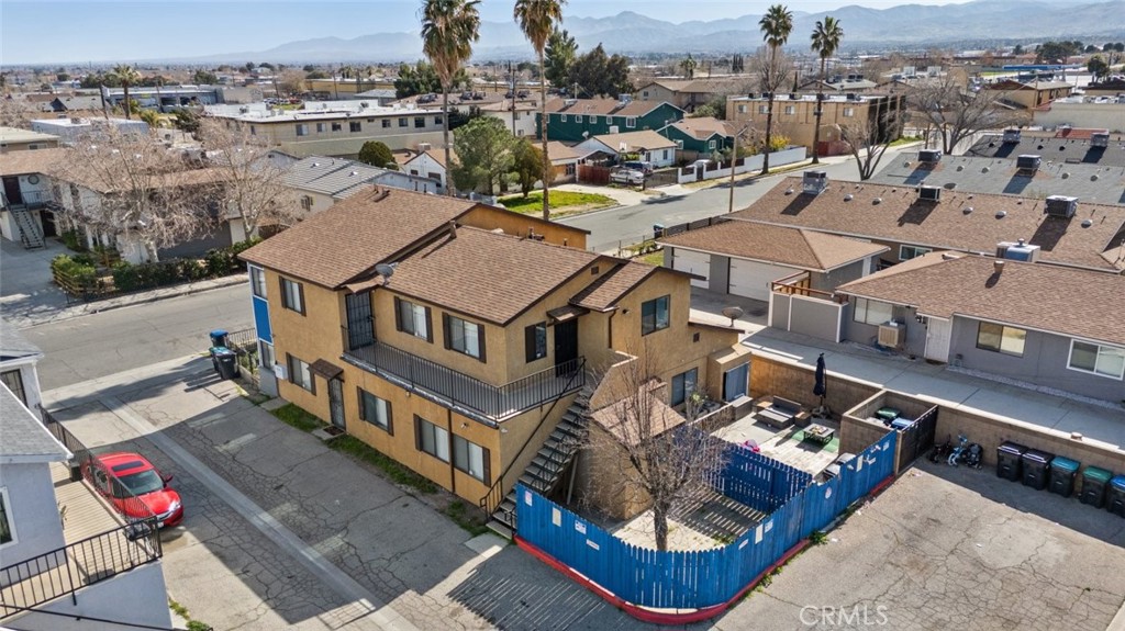 38501 Larkin Avenue, Unit 4 Palmdale, CA 93550 - Photo 3 of 26