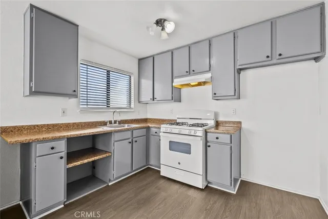 $2,095 | 38501 Larkin Avenue, Unit 4, Palmdale, CA 93550