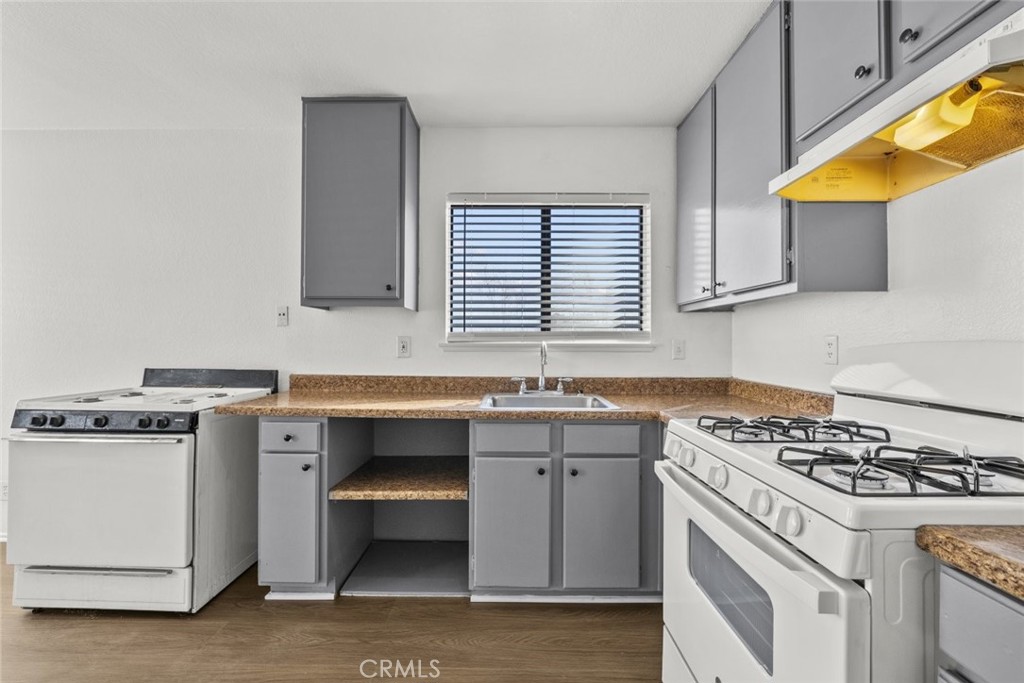 38501 Larkin Avenue, Unit 4 Palmdale, CA 93550 - Photo 9 of 26