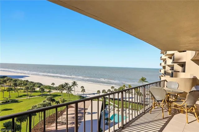 $1,499,000 | 4001 Gulf Shore Boulevard North, Unit 901, Naples, FL 34103