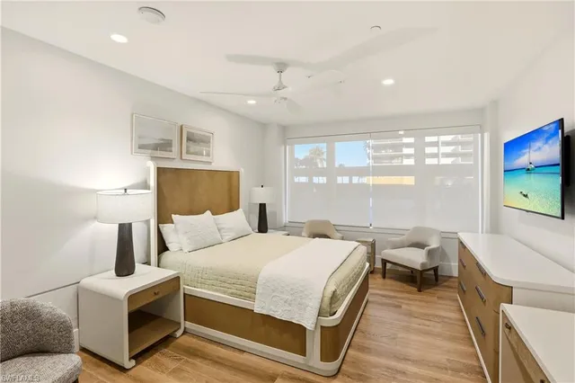 $1,499,000 | 4001 Gulf Shore Boulevard North, Unit 901, Naples, FL 34103