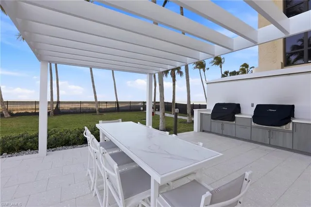 $1,499,000 | 4001 Gulf Shore Boulevard North, Unit 901, Naples, FL 34103