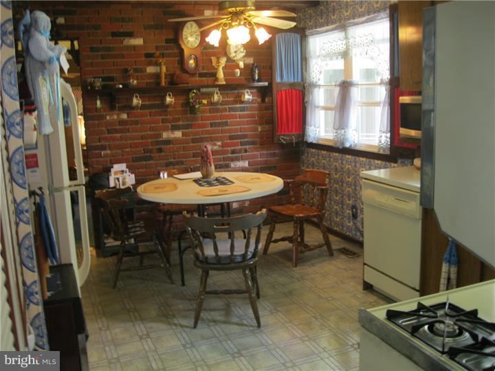 532 Cassingham Road Fairless Hills, PA 19030 - Photo 5 of 15 Kitchen