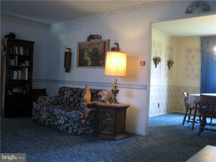 532 Cassingham Road Fairless Hills, PA 19030 - Photo 8 of 15 Living Room
