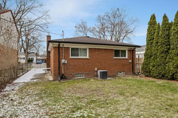 $185,000 | 3935 Campbell Street, Dearborn Heights, MI 48125
