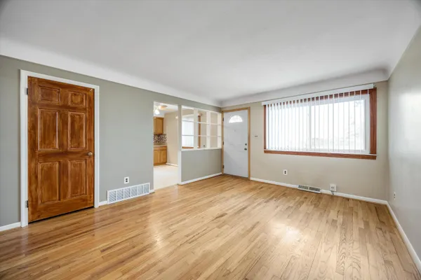 $185,000 | 3935 Campbell Street, Dearborn Heights, MI 48125
