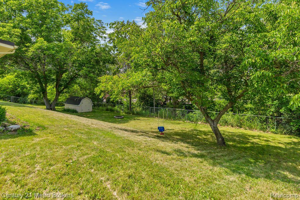 1190 Stonehenge Road Flint, MI 48532 - Photo 30 of 32 Gallery Image 30
