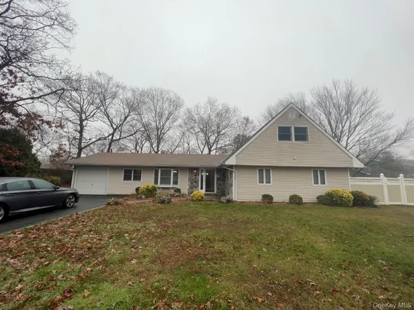 $5,500 | 7 Wicket Street, Coram, NY 11727