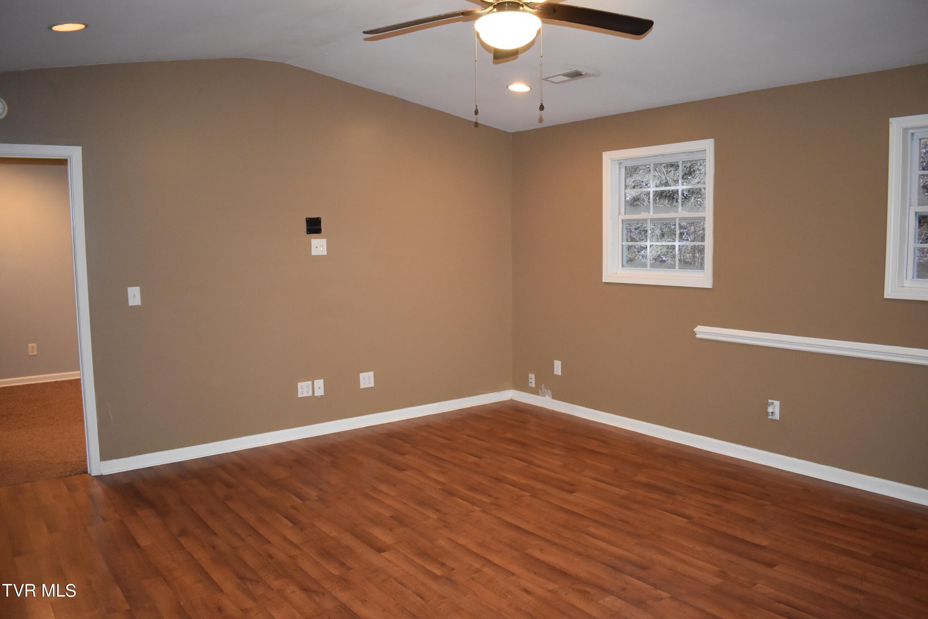 190 Walter Stevens Road Hampton, TN 37658 - Photo 12 of 30 den 2 htp
