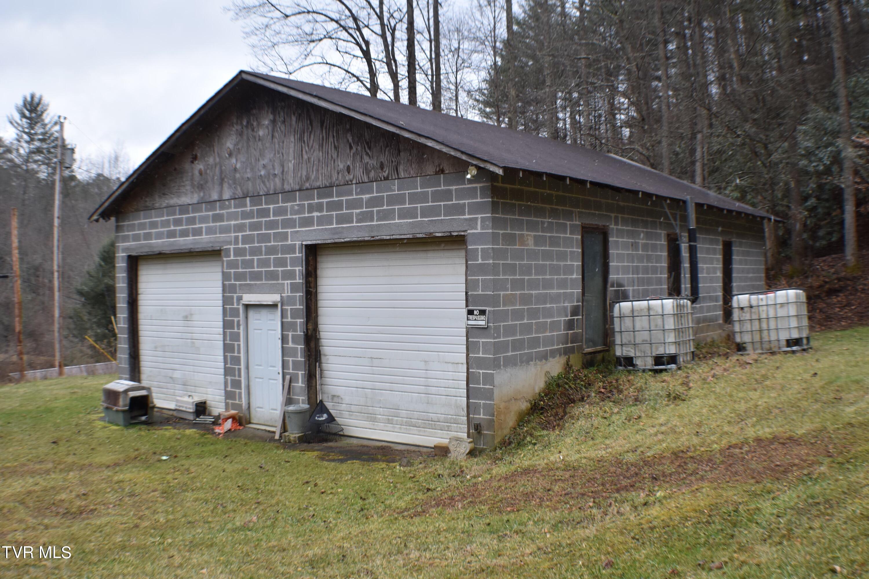 190 Walter Stevens Road Hampton, TN 37658 - Photo 29 of 30 garage hpt