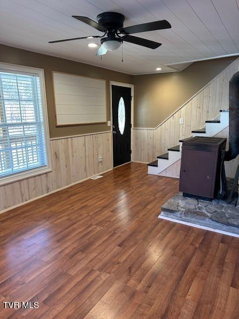 190 Walter Stevens Road Hampton, TN 37658 - Photo 3 of 30 livingroom