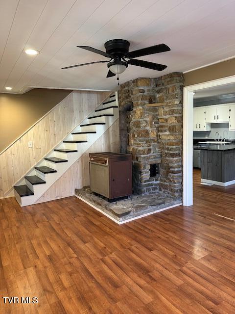 190 Walter Stevens Road Hampton, TN 37658 - Photo 4 of 30 livingroom2