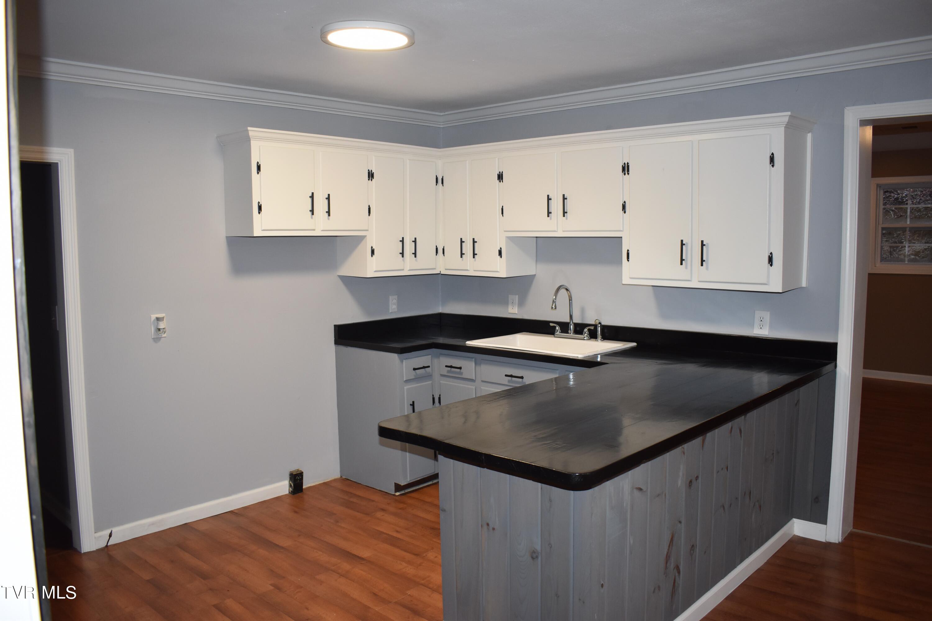 190 Walter Stevens Road Hampton, TN 37658 - Photo 7 of 30 kitchen htp