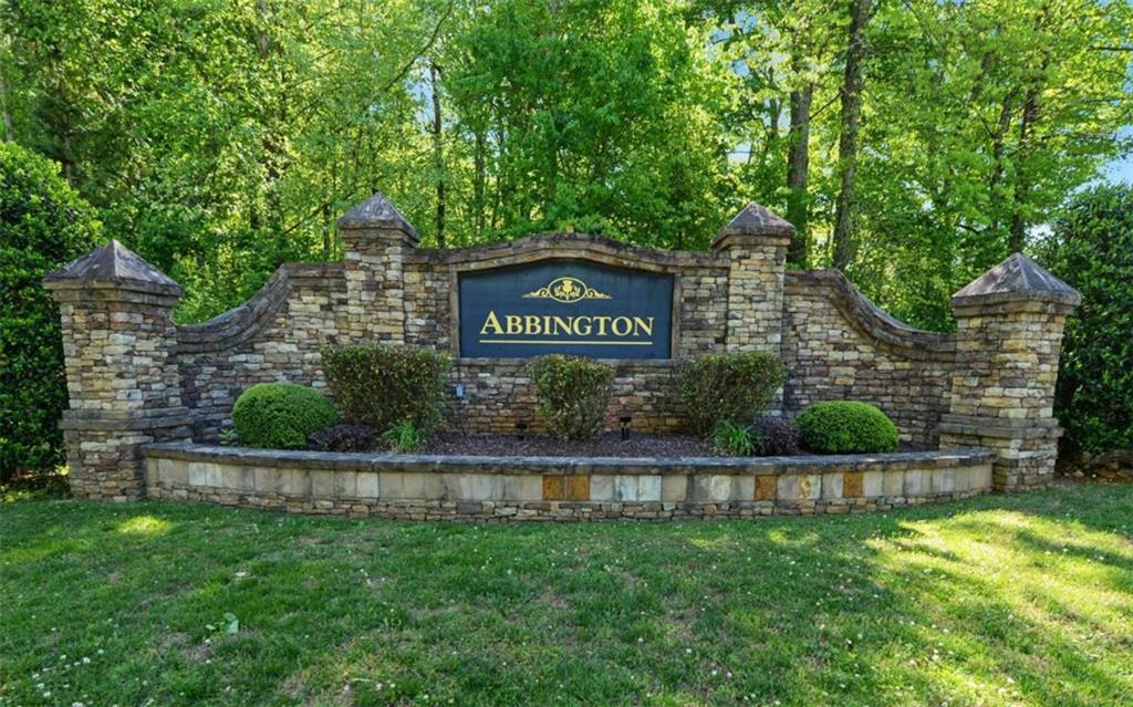 255 Abbington Way Clarkesville, GA 30523 - Photo 49 of 49 a view of an entrance gate