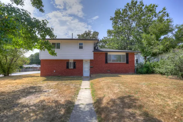 $230,000 | 2530 New Hampshire Avenue, Joplin, MO 64804