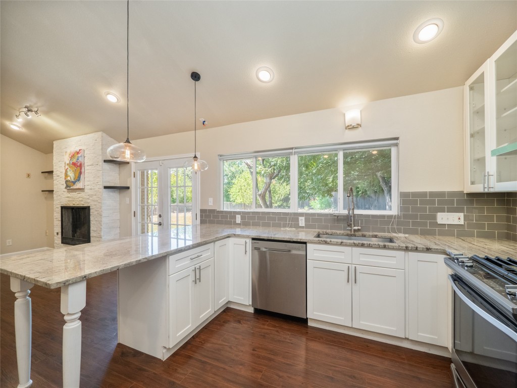 6502 Highpoint Cove Austin, TX 78723 - Photo 10 of 37