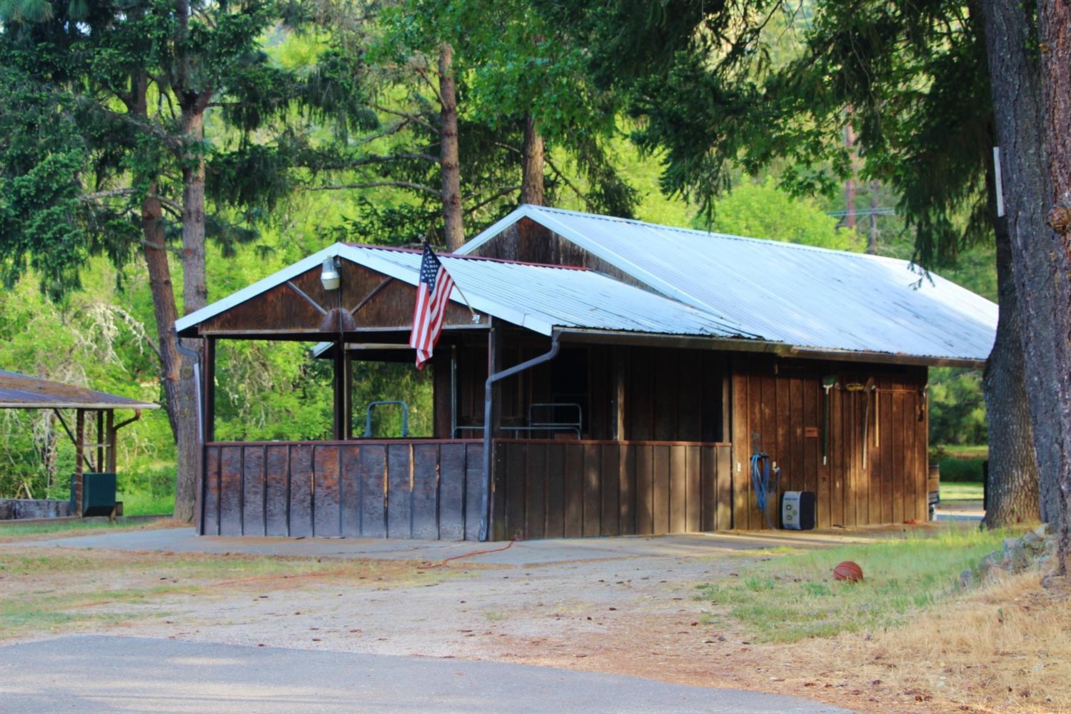 8318 North Applegate Road Grants Pass, OR 97527 - Photo 9 of 25 Additional Photo