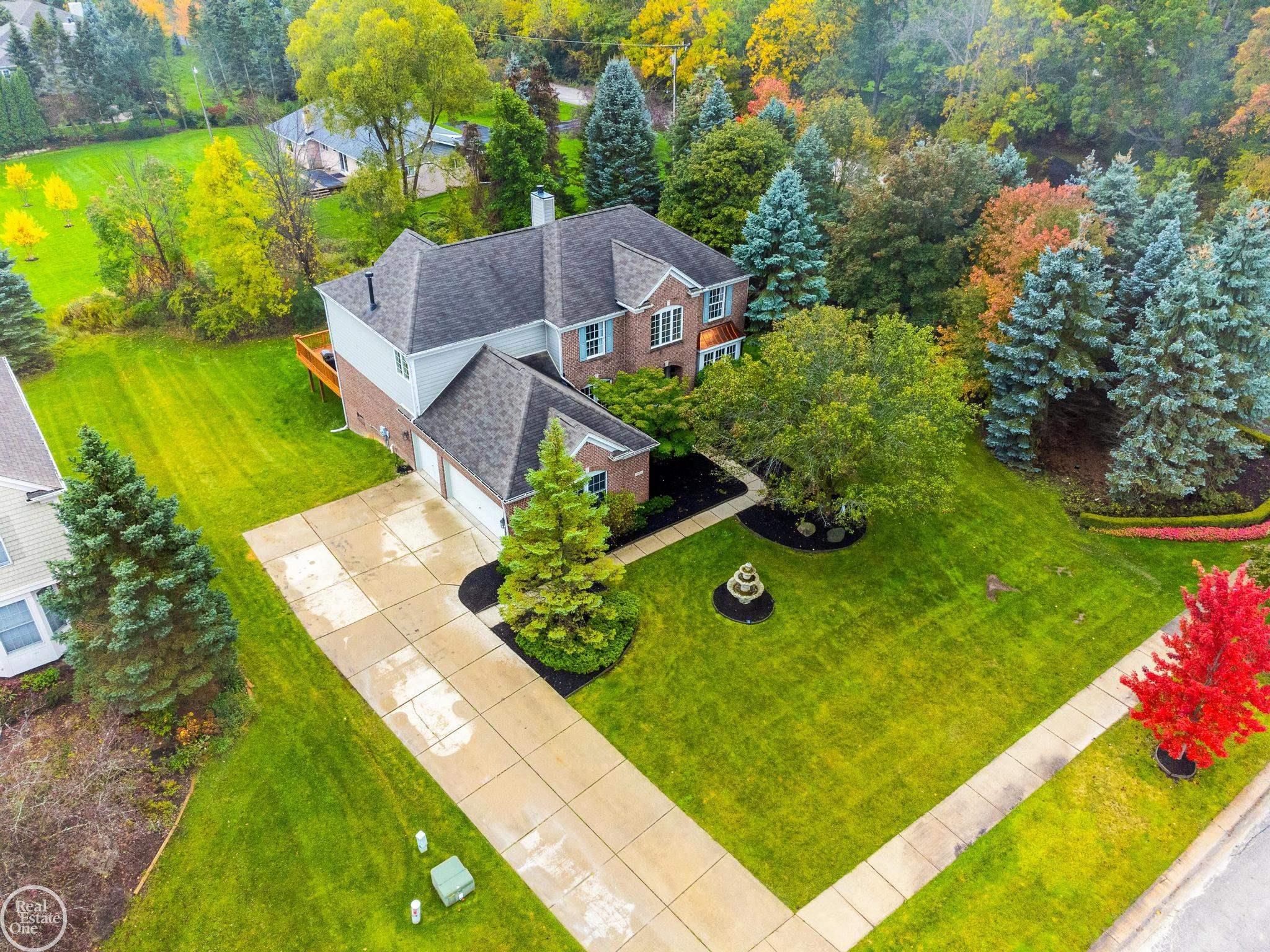 2457 Andover Boulevard Rochester, MI 48306 - Photo 55 of 74 50127734-54.JPG