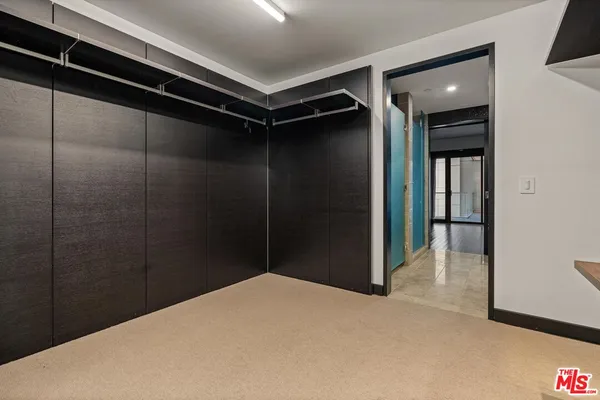 $930,000 | 6250 Hollywood Boulevard, Unit 9E, Los Angeles, CA 90028
