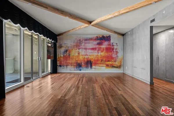 $930,000 | 6250 Hollywood Boulevard, Unit 9E, Los Angeles, CA 90028