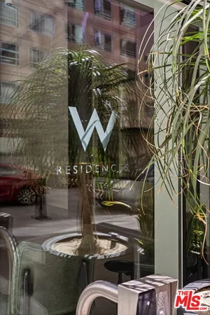 $930,000 | 6250 Hollywood Boulevard, Unit 9E, Los Angeles, CA 90028