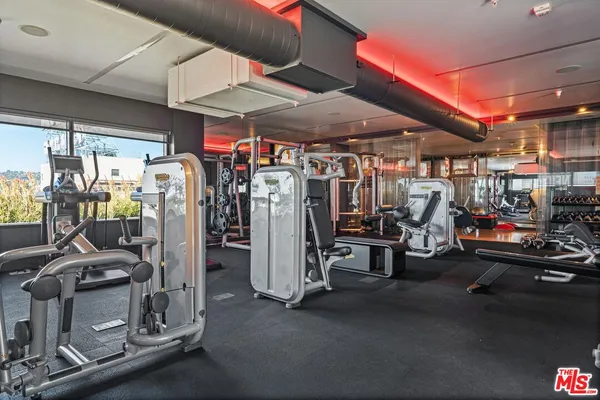 $930,000 | 6250 Hollywood Boulevard, Unit 9E, Los Angeles, CA 90028