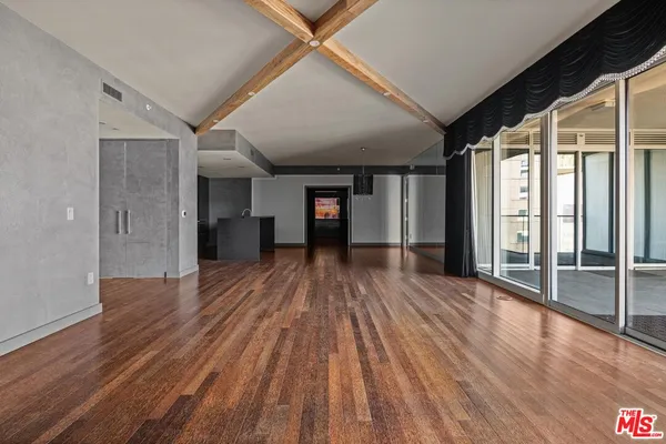 $930,000 | 6250 Hollywood Boulevard, Unit 9E, Los Angeles, CA 90028
