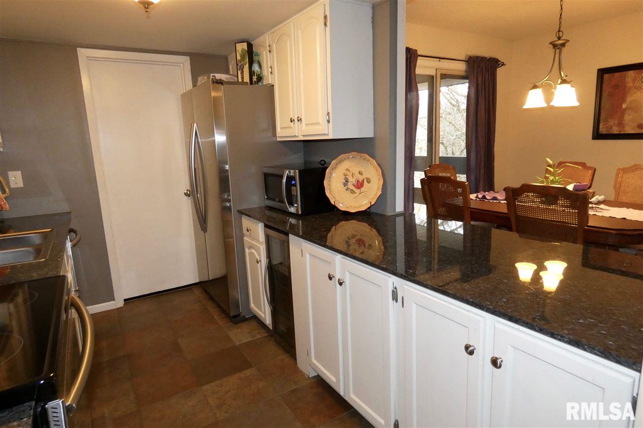 6242 North Allen Road Peoria, IL 61614 - Photo 3 of 16 Gallery Image 3