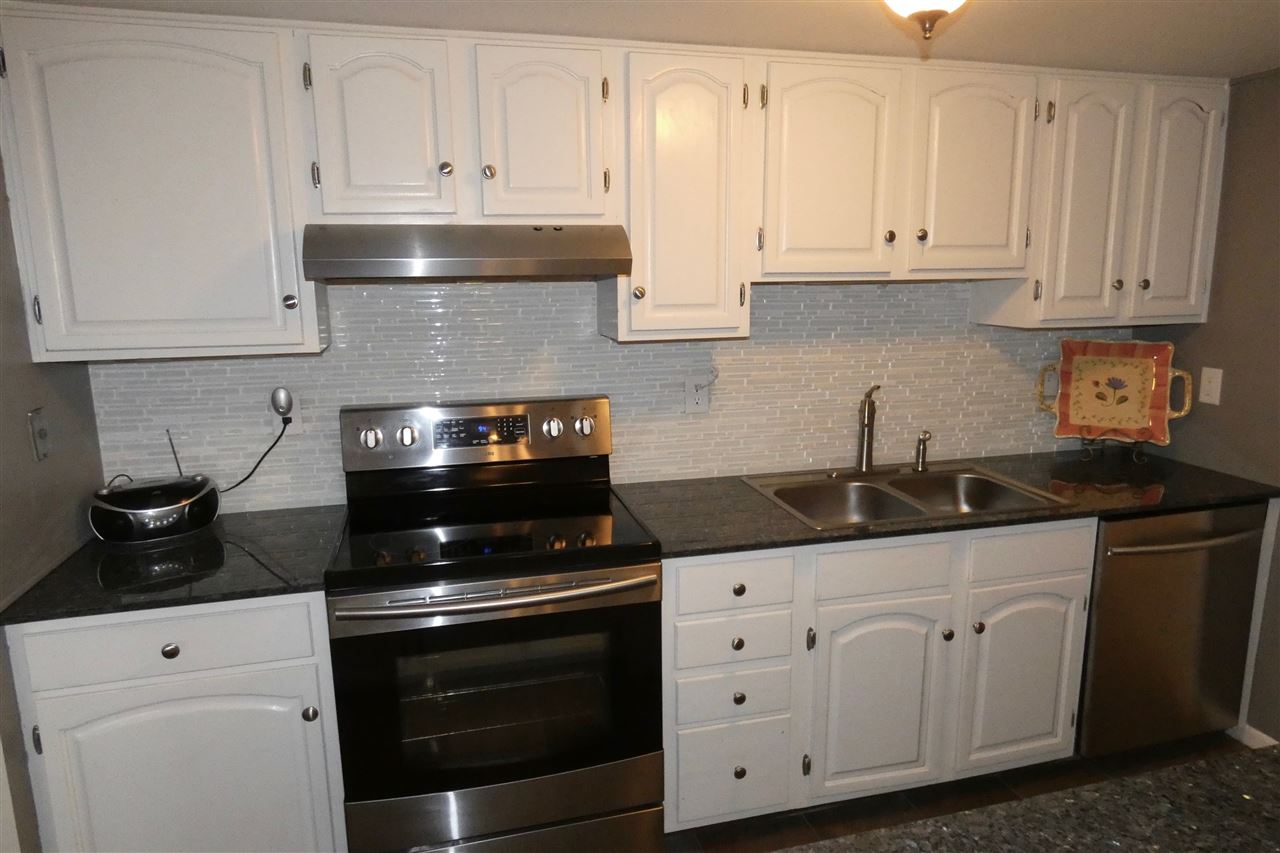 6242 North Allen Road Peoria, IL 61614 - Photo 5 of 16 Gallery Image 5